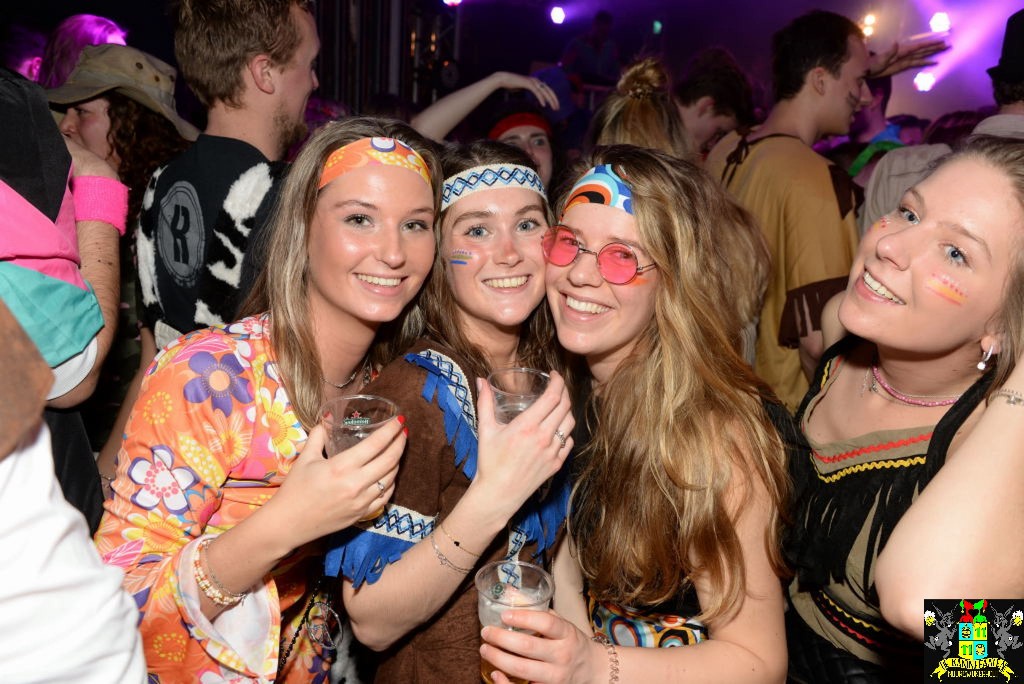 ../Images/Carnavals vrijdagavond in VdG 133.jpg